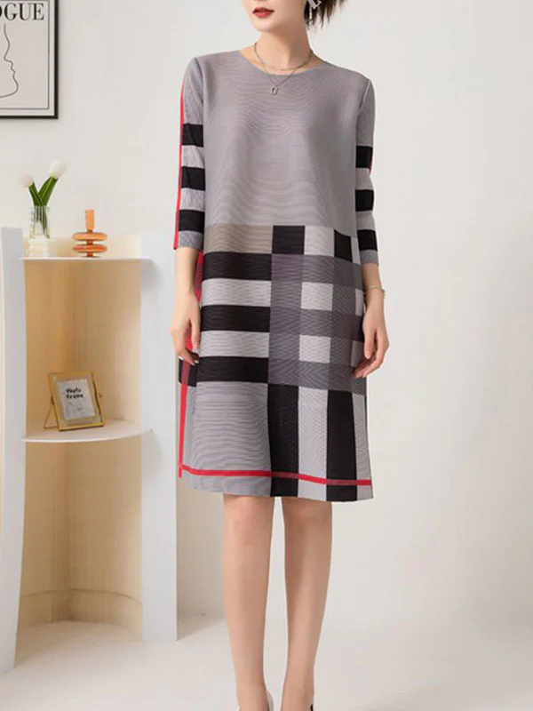 A-Line Loose Contrast Color Plaid Pleated Round-Neck Mini Dresses - Image 5