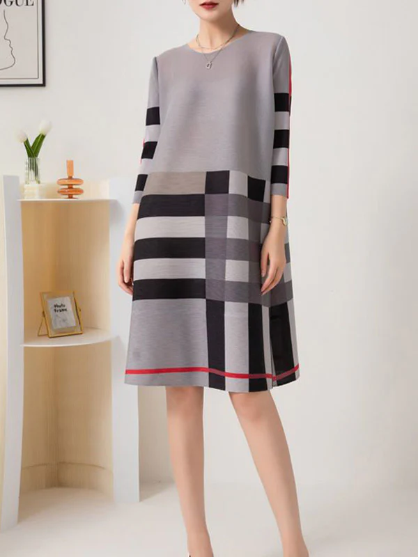 A-Line Loose Contrast Color Plaid Pleated Round-Neck Mini Dresses - Image 6