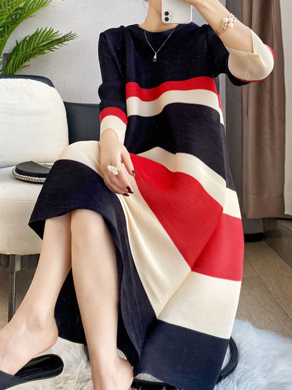 A-Line Loose Pleated Striped Round-Neck Midi Dresses - Image 5