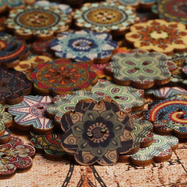 About 100Pcs Multi-Color Wooden Buttons - Image 2