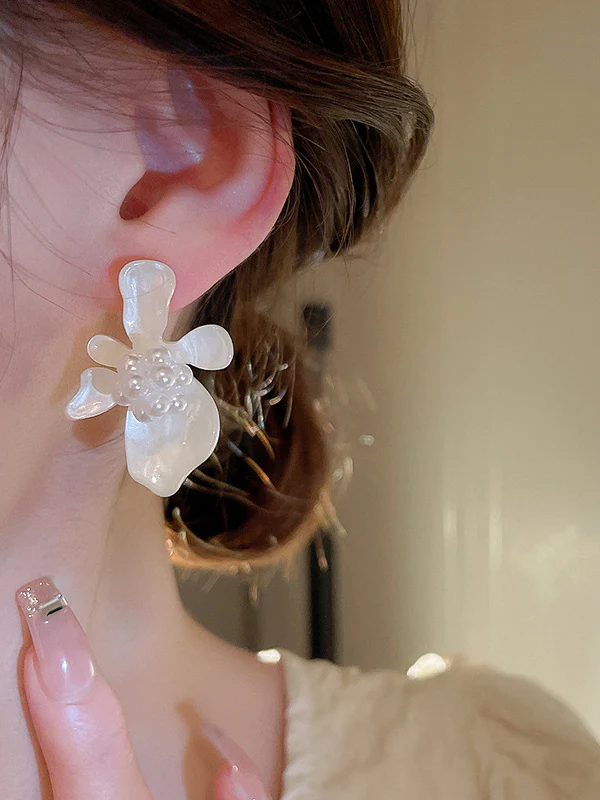 Acrylic & Imitation Pearl Flower Shape Earrings Accessories - Image 2