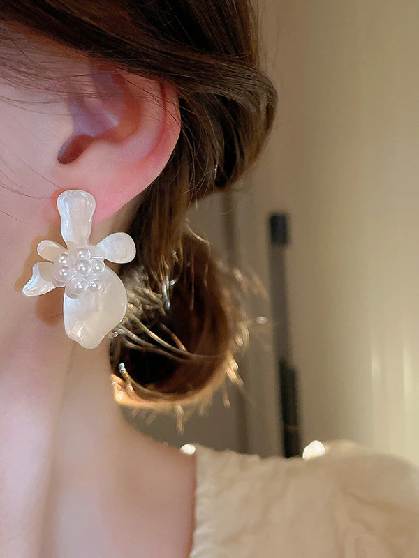 Acrylic & Imitation Pearl Flower Shape Earrings Accessories - Image 3