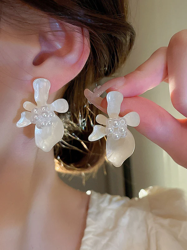 Acrylic & Imitation Pearl Flower Shape Earrings Accessories - Image 4