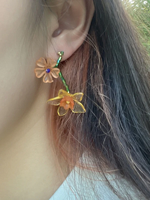 Asymmetric Flower Shape Geometric Drop Earrings - Image 2
