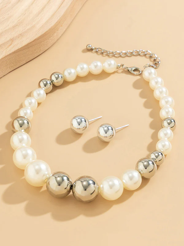Beaded Contrast Color Dainty Necklace  Accessories + Earrings Accessories - Image 3
