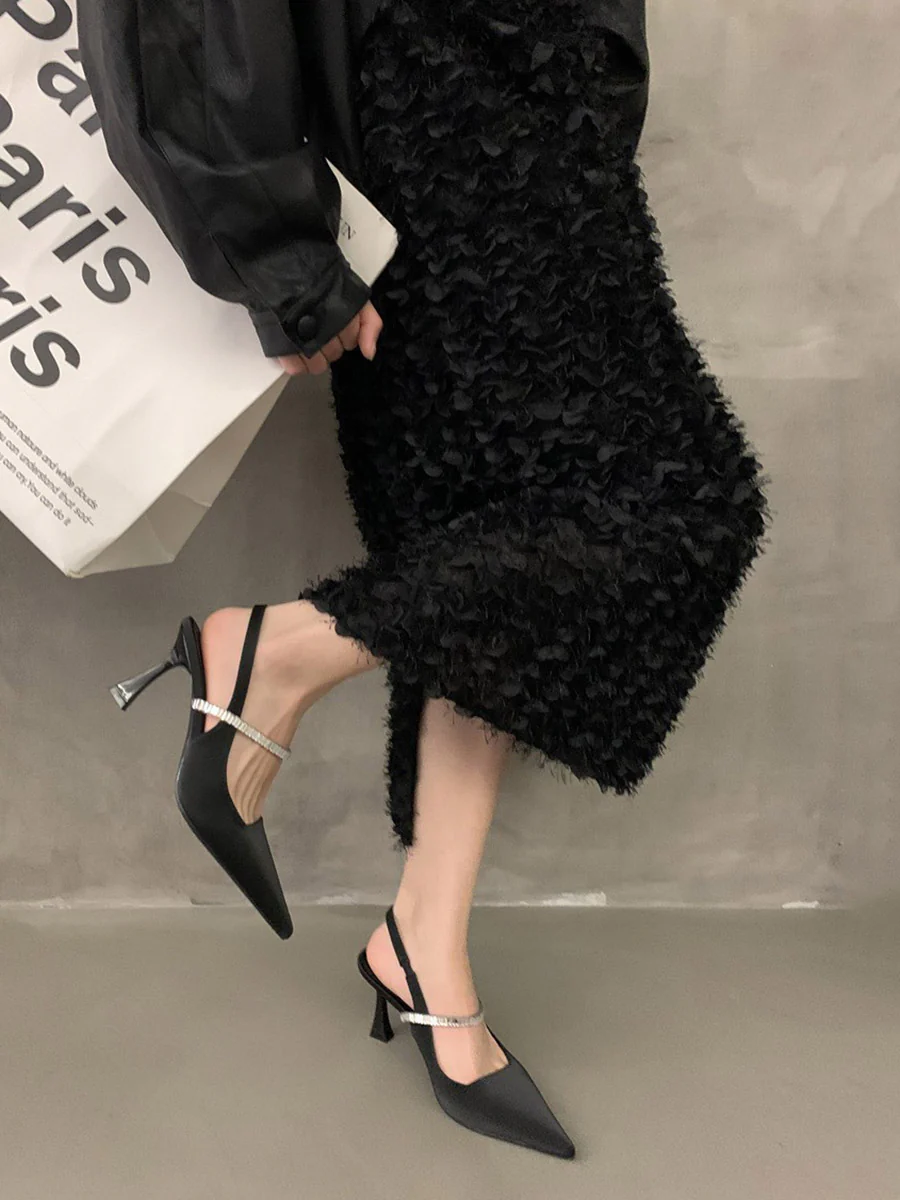 Belted Pointed-Toe Shiny Pumps - Image 2