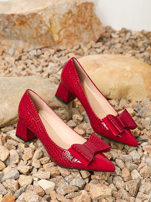 Bowknot Pointed-Toe Shiny Pumps - Image 15