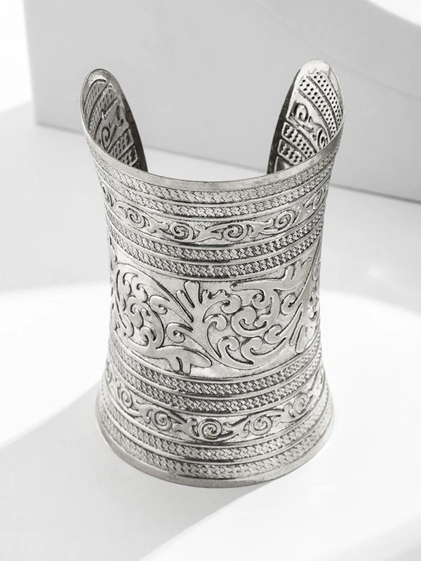 Carved Pattern Geometric Solid Color Bracelet Accessories - Image 9