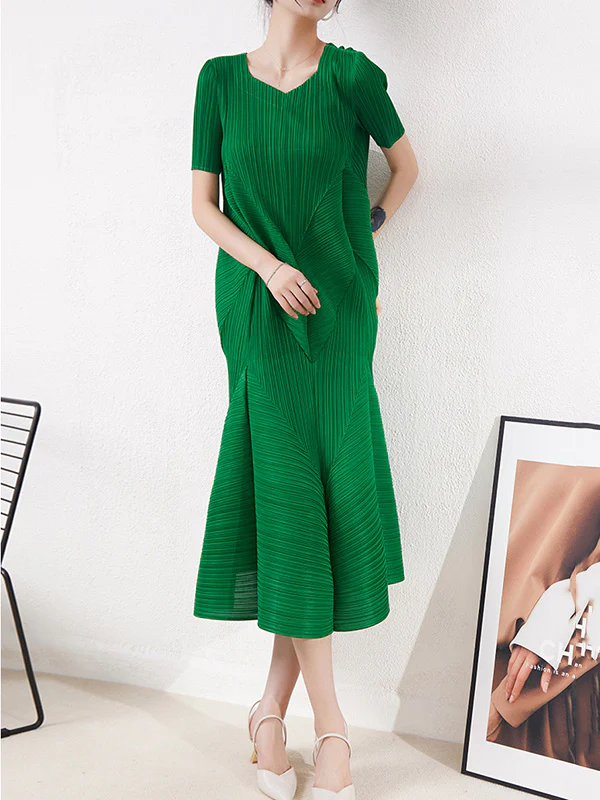Casual Short Sleeves Pleated Solid Color Round-Neck Midi Dresses - Image 12