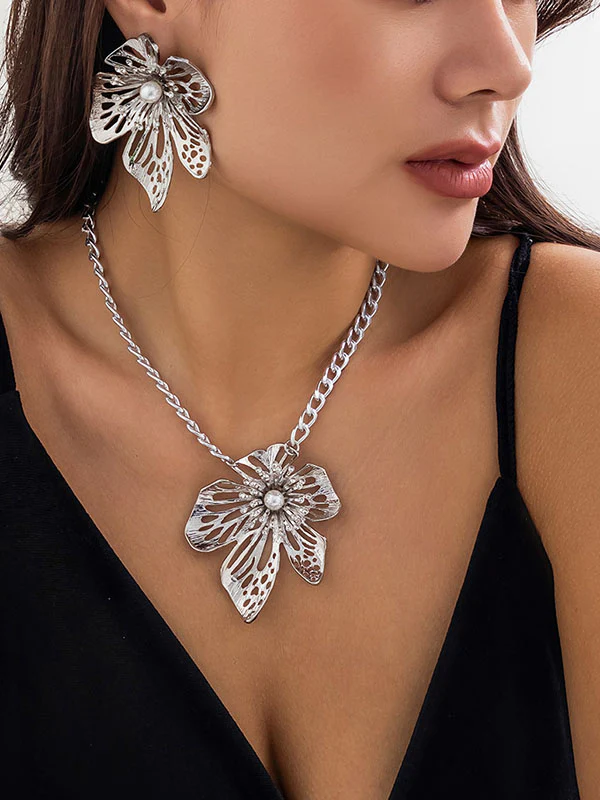 Chains Flower Shape Hollow Pleated Three Pieces Dainty Necklace + Earrings Accessories - Image 2