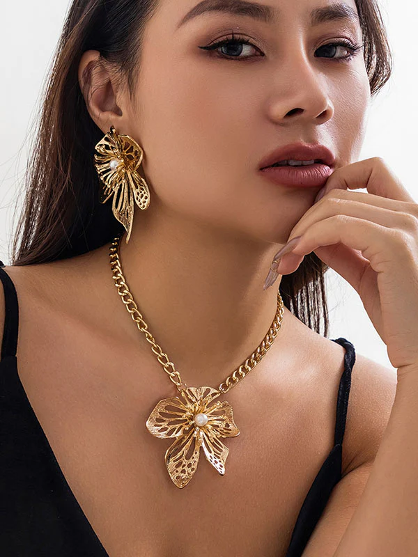 Chains Flower Shape Hollow Pleated Three Pieces Dainty Necklace + Earrings Accessories - Image 4
