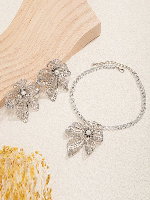 Chains Flower Shape Hollow Pleated Three Pieces Dainty Necklace + Earrings Accessories - Image 6