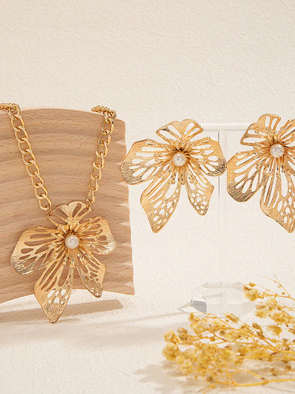 Chains Flower Shape Hollow Pleated Three Pieces Dainty Necklace + Earrings Accessories - Image 7