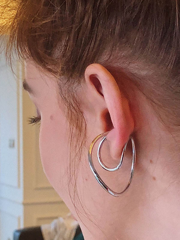 Chic Irregular Solid Color Twist Earrings - Image 4