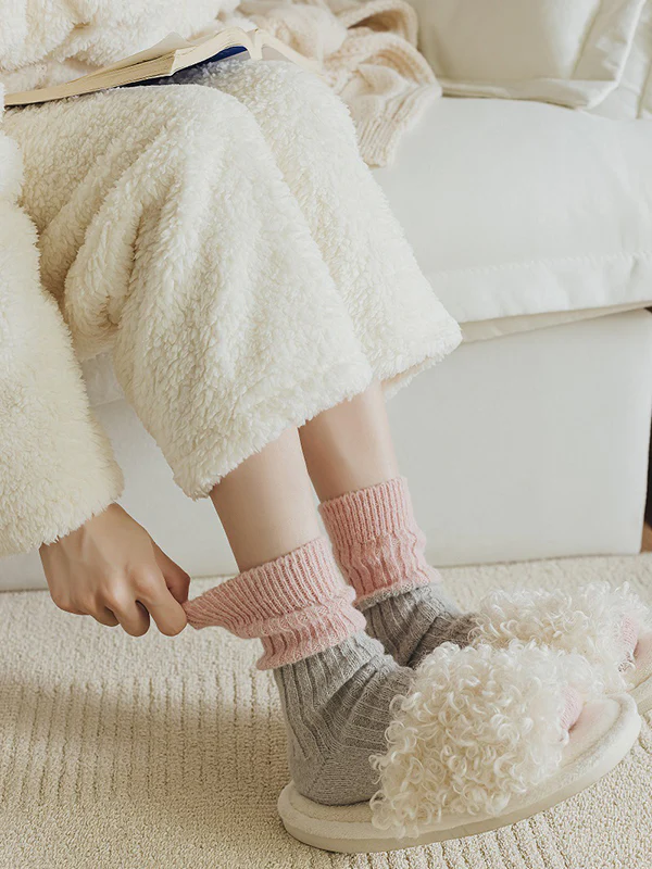 Contrast Color Elasticity Pleated Socks - Image 3