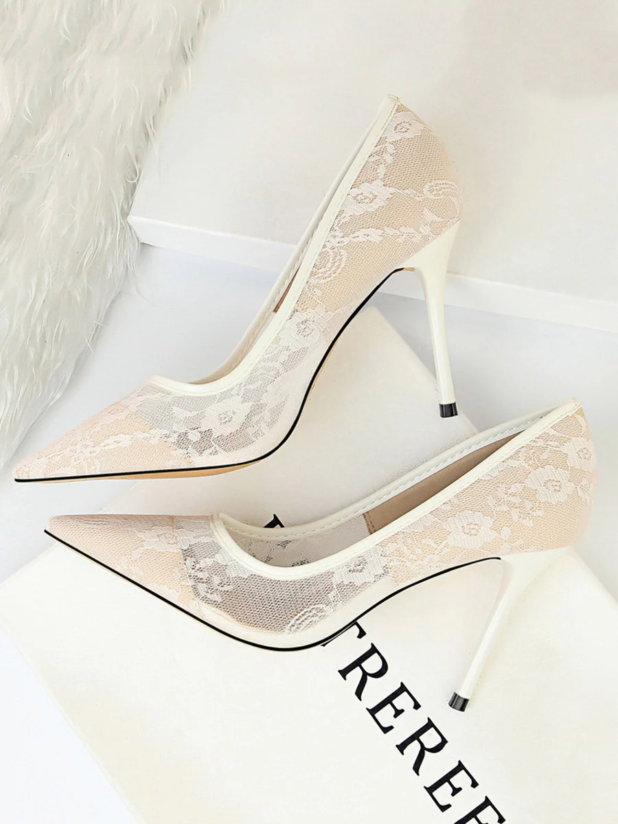 Flower Print Hollow Pointed-Toe Split-Joint Pumps - Image 10