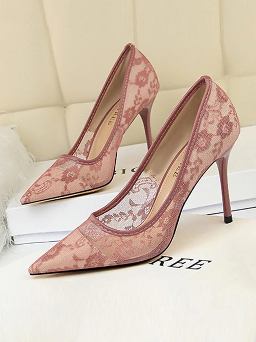 Flower Print Hollow Pointed-Toe Split-Joint Pumps - Image 11