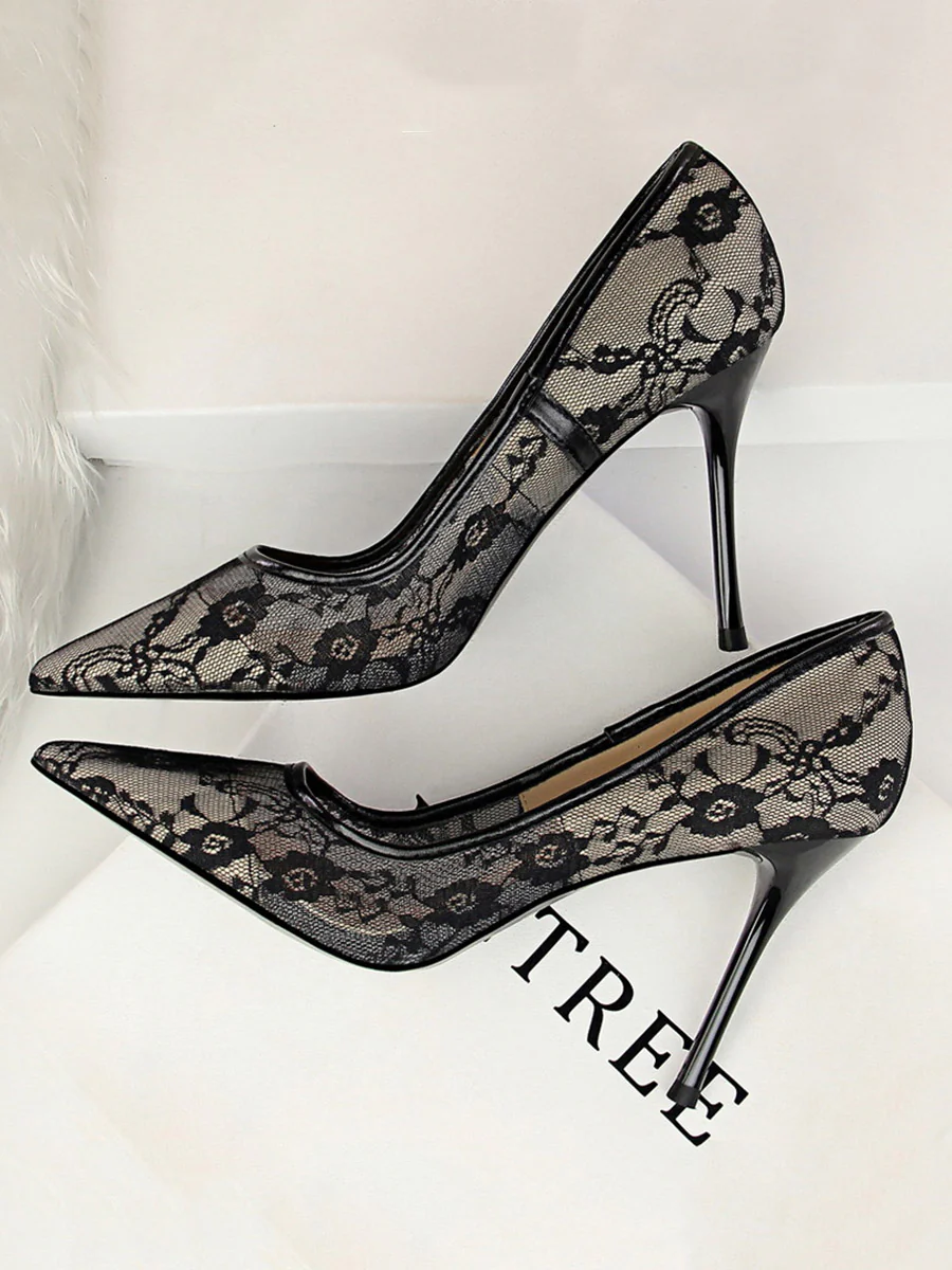 Flower Print Hollow Pointed-Toe Split-Joint Pumps - Image 18