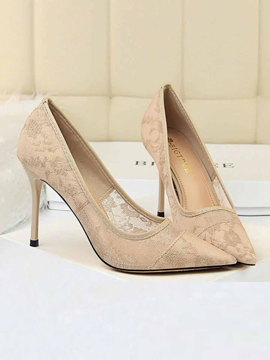 Flower Print Hollow Pointed-Toe Split-Joint Pumps - Image 3