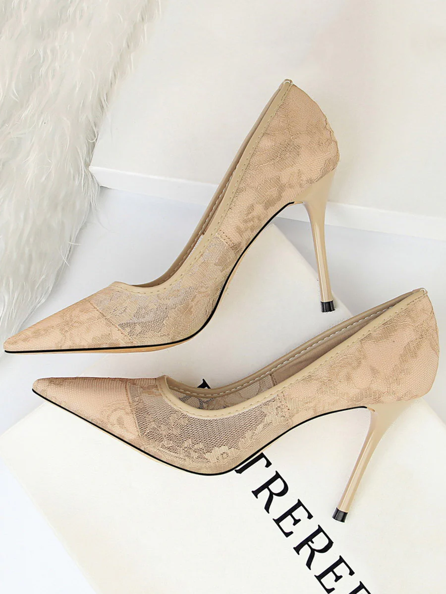 Flower Print Hollow Pointed-Toe Split-Joint Pumps - Image 4