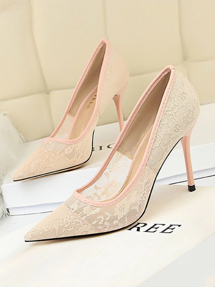 Flower Print Hollow Pointed-Toe Split-Joint Pumps - Image 5
