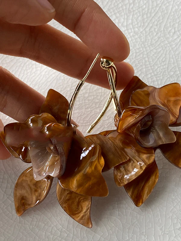 Flower Shape Drop Earrings - Image 3