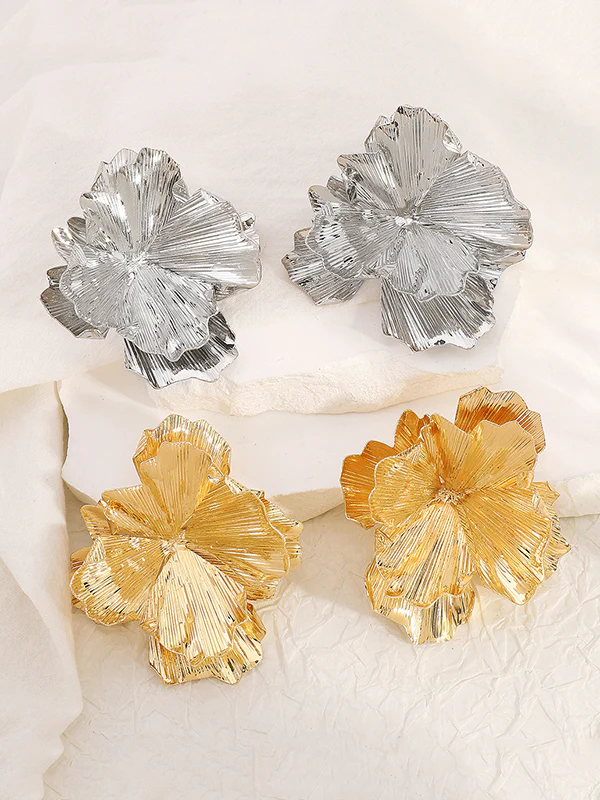 Flower Shape Drop Earrings - Image 3