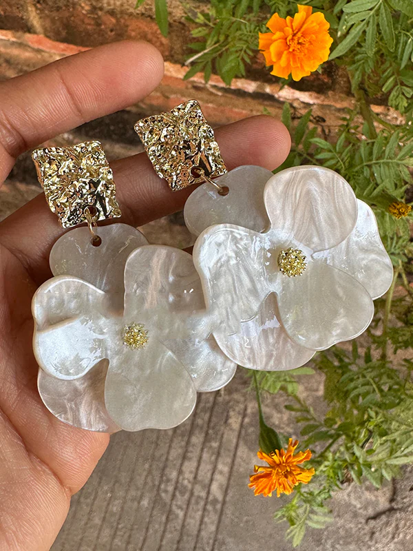 Flower Shape Drop Earrings - Image 10