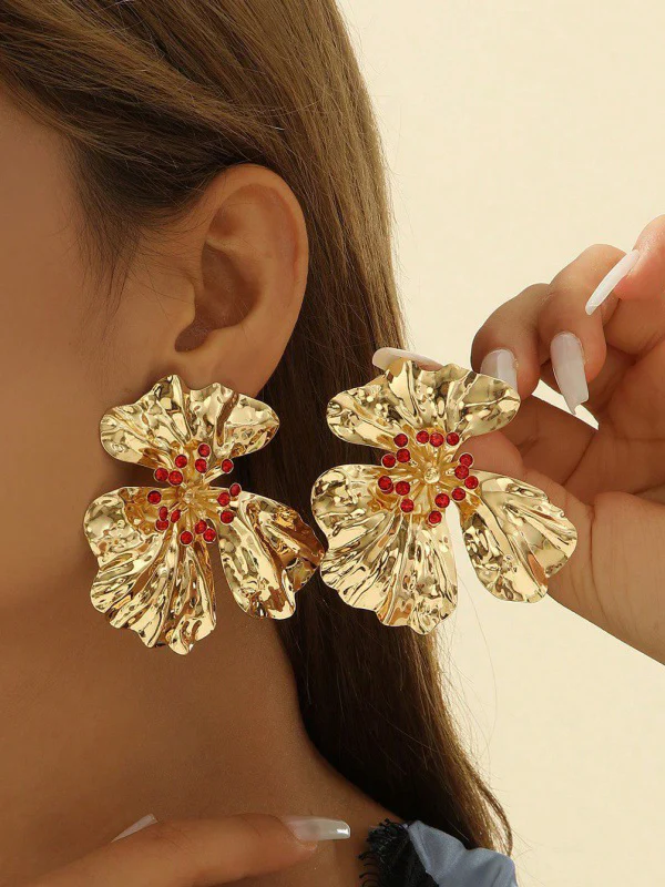 Flower Shape Drop Earrings - Image 3