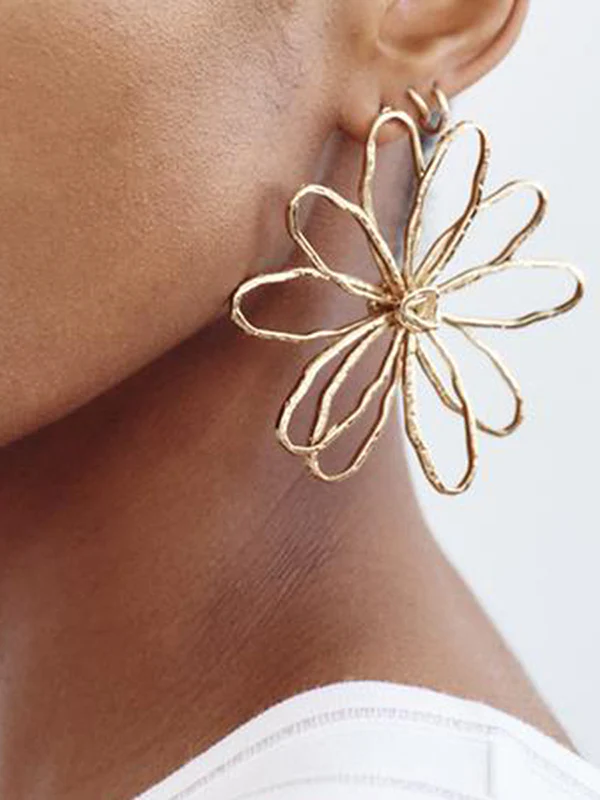Flower Shape Drop Earrings - Image 3