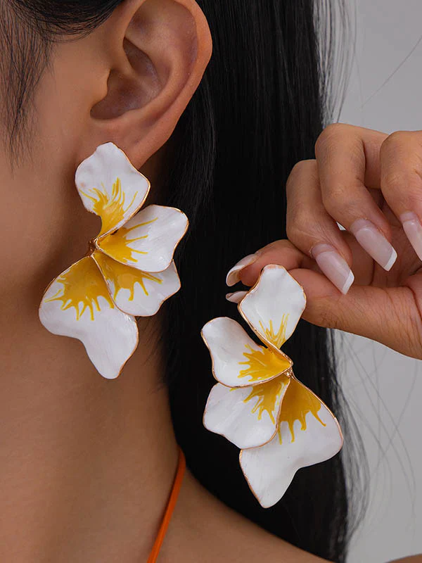 Flower Shape Drop Earrings - Image 2