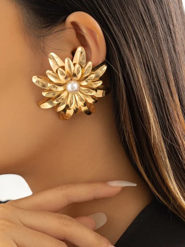 Flower Shape Drop Earrings - Image 3