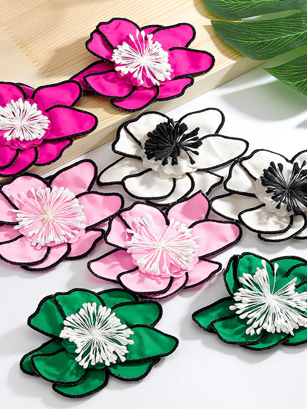 Flower Shape Drop Earrings - Image 3