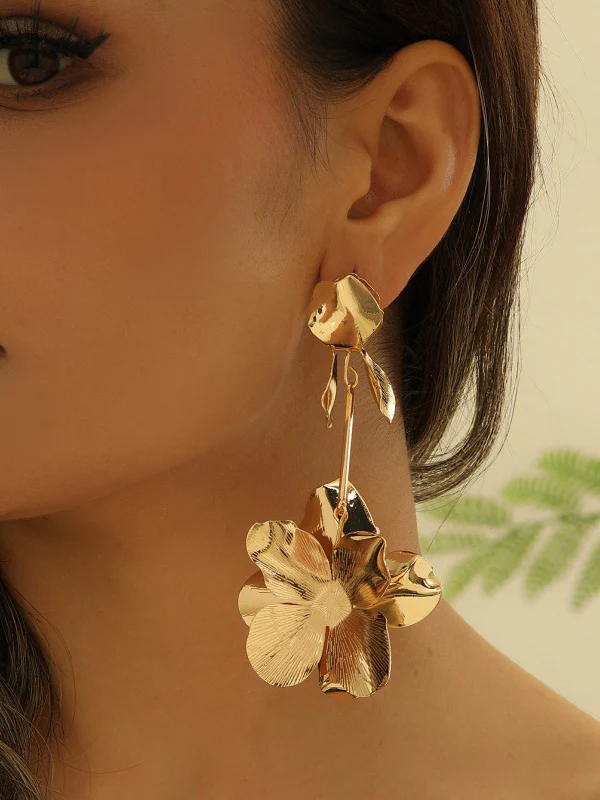Flower Shape Geometric Drop Earrings - Image 3