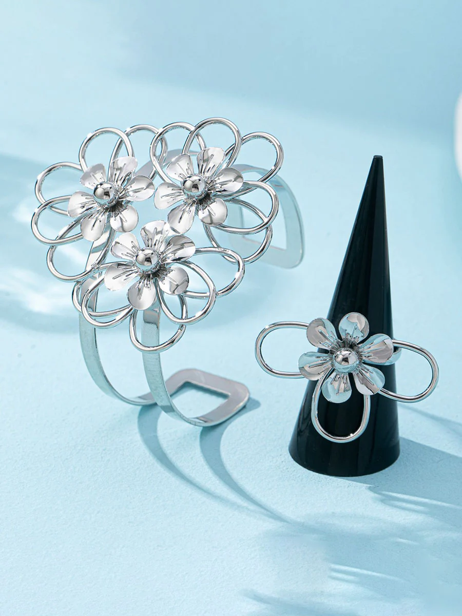Flower Shape Hollow Bracelet Accessories Rings Accessories - Image 3