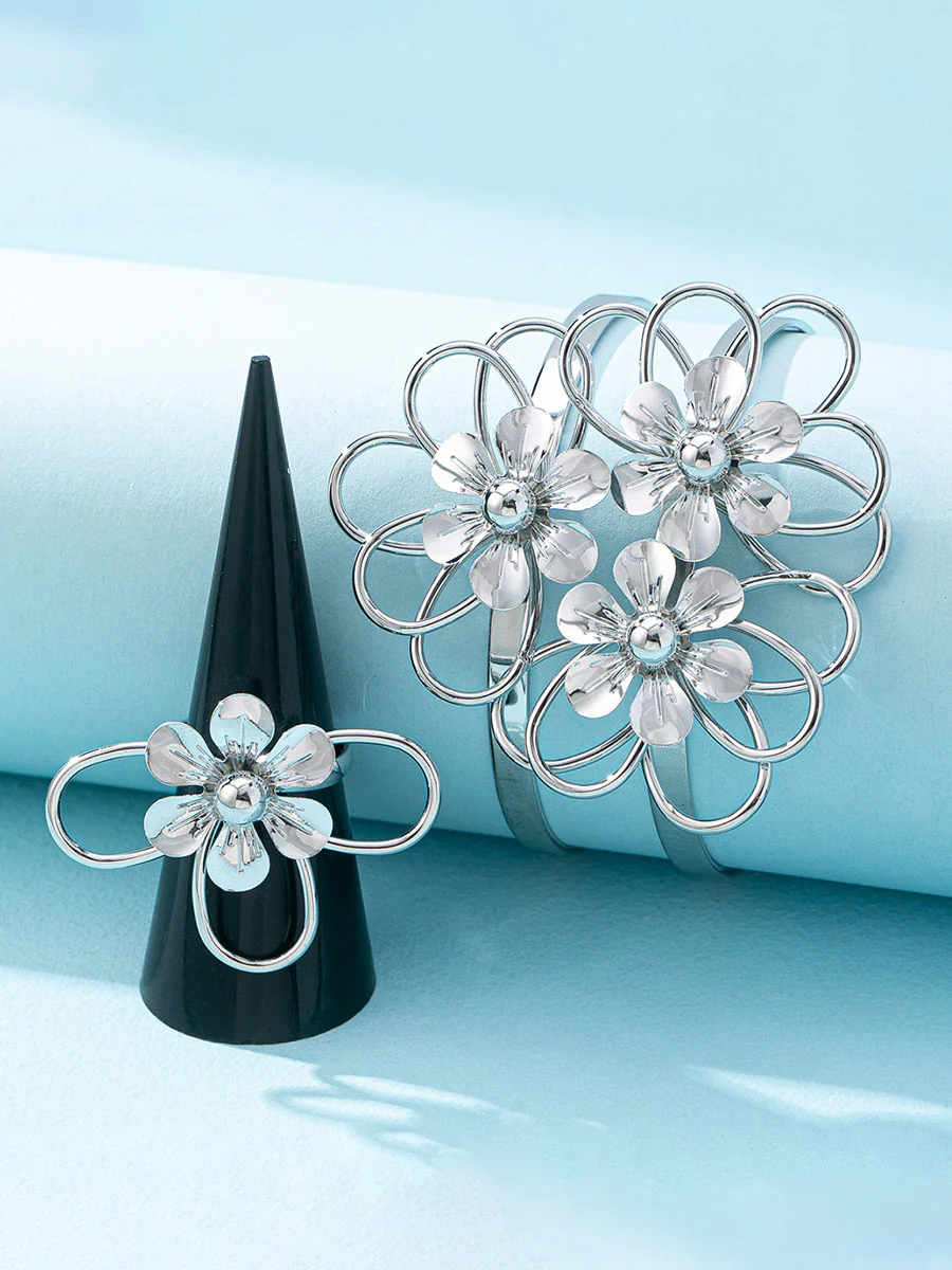 Flower Shape Hollow Bracelet Accessories Rings Accessories - Image 4
