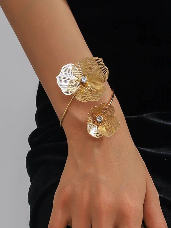 Flower Shape Hollow Solid Color Bracelet Accessories + Necklaces Accessories Two Pieces - Image 2