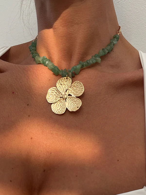 Flower Shape Necklaces Accessories - Image 3