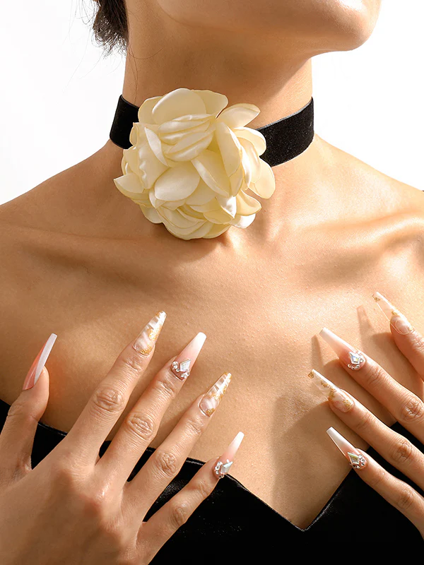 Flower Shape Necklaces Accessories - Image 2