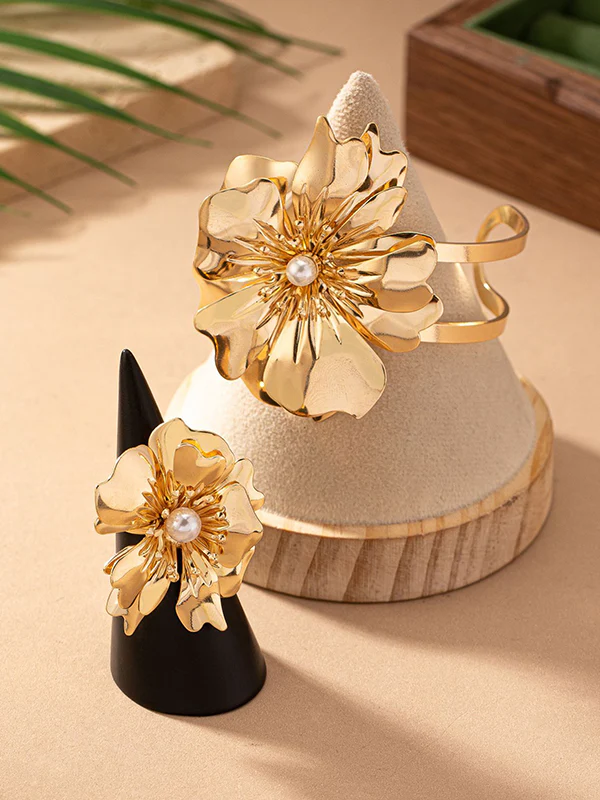 Flower Shape Pleated Bracelet + Rings Accessories Two Pieces - Image 4