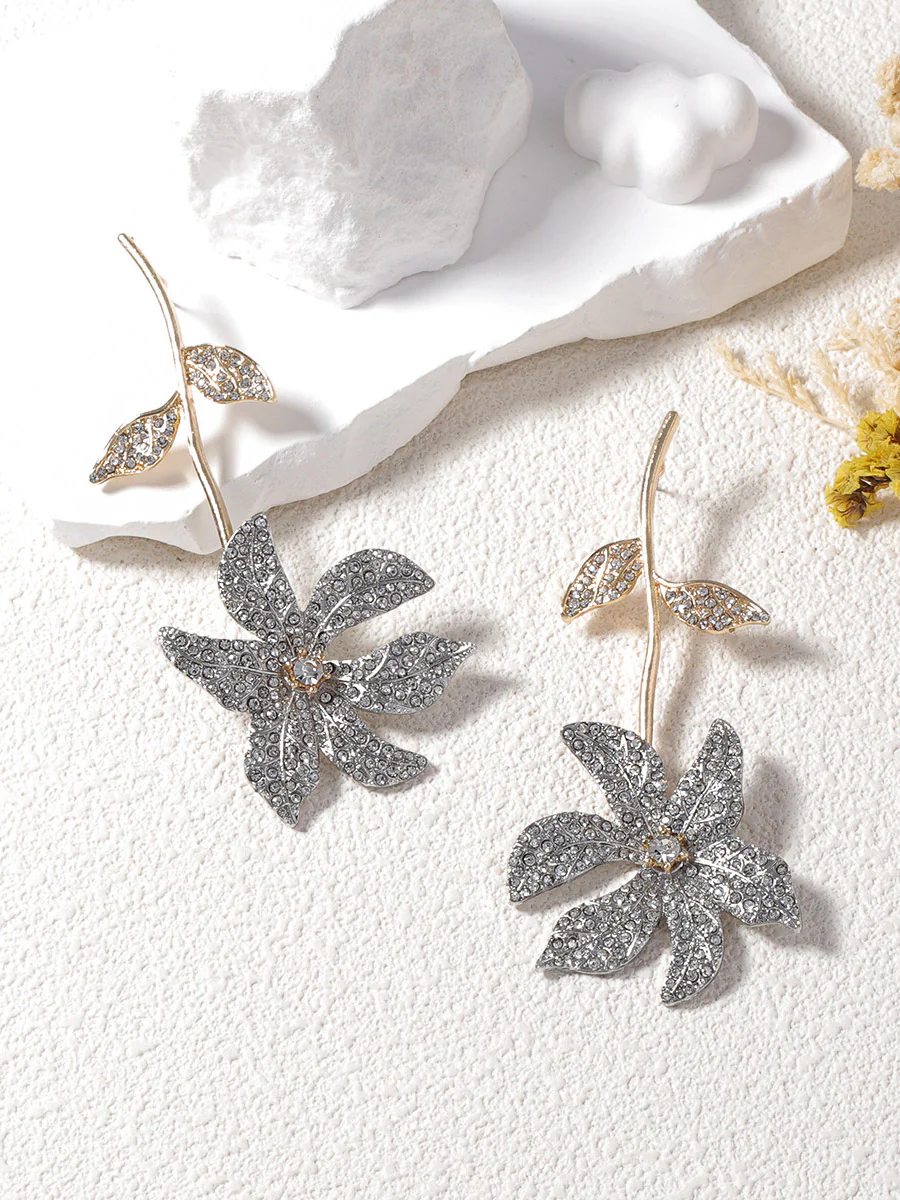 Flower Shape Rhine Stones Shiny Earrings Accessories - Image 6