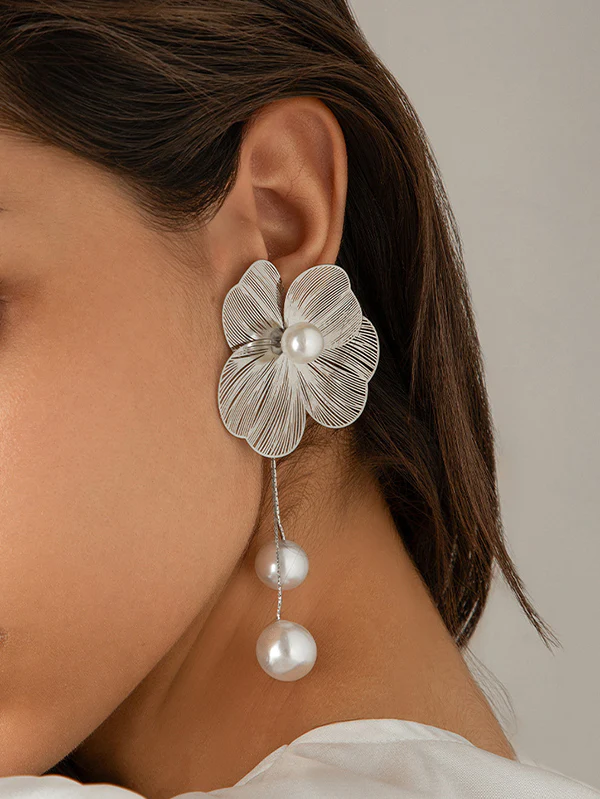 Flower Shape Tasseled Drop Earrings - Image 3