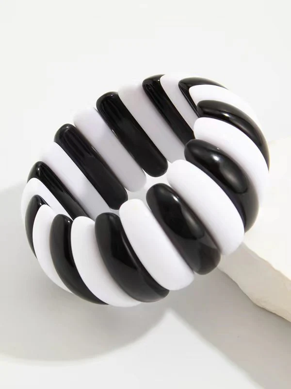 Geometric Bracelet Accessories - Image 5