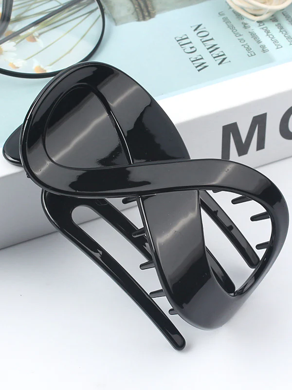 Geometric Hollow Hair Clips - Image 10