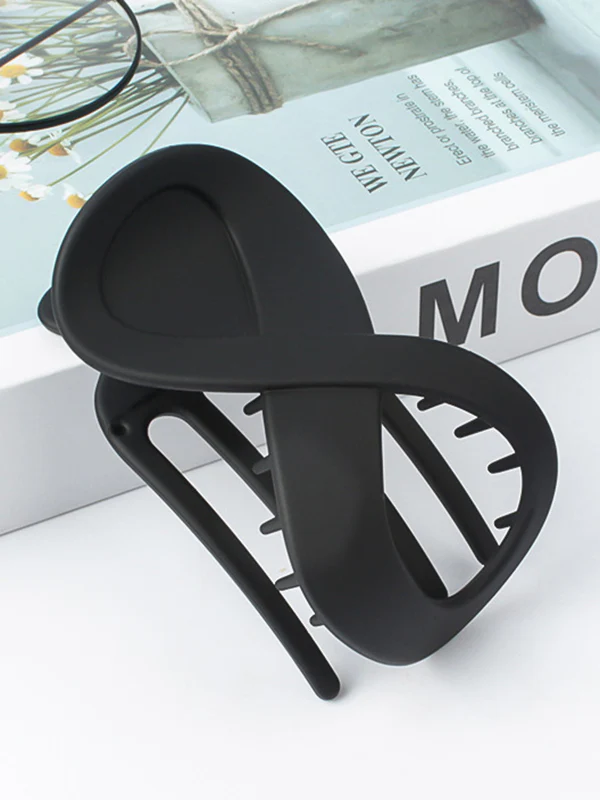 Geometric Hollow Hair Clips - Image 16