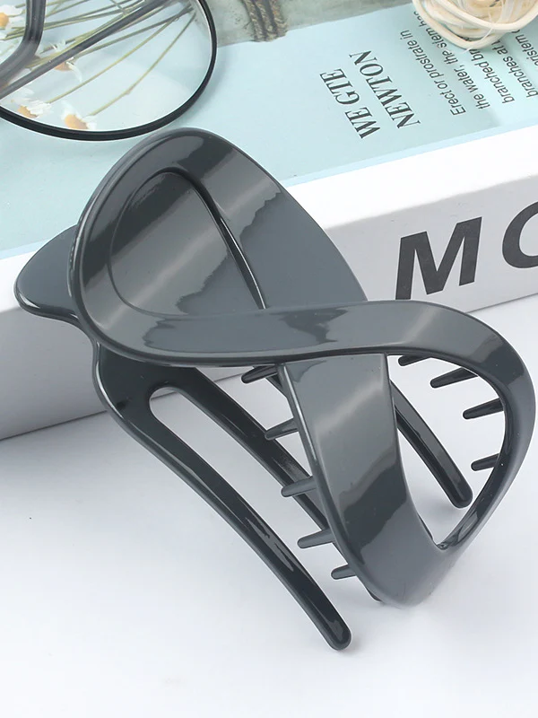 Geometric Hollow Hair Clips - Image 18