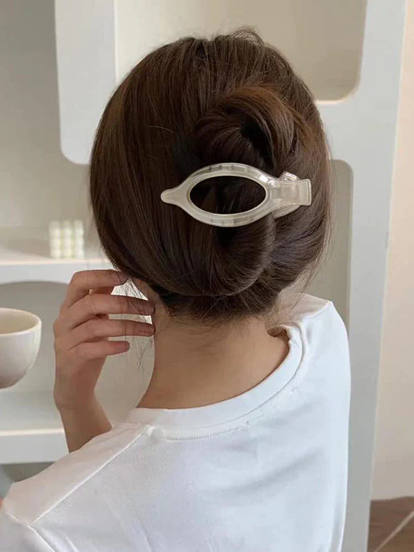 Geometric Hollow Solid Color Hair Clips - Image 3