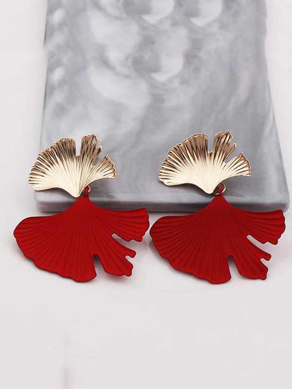 Geometric Leaves Shape Drop Earrings - Image 4