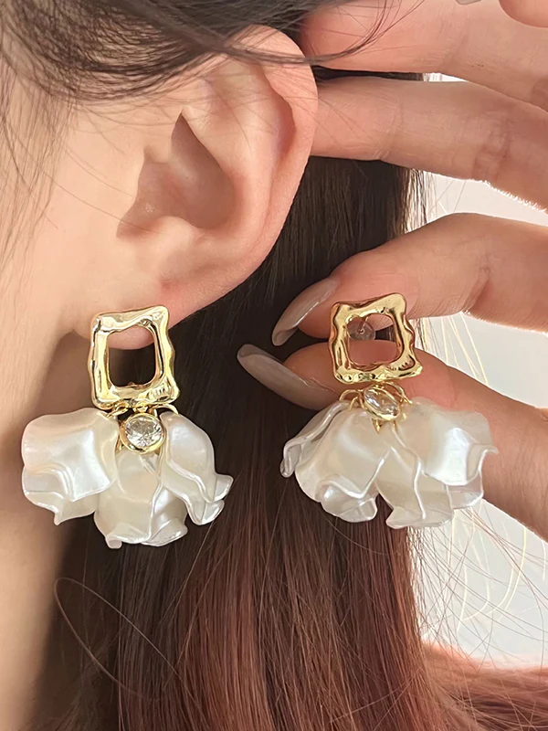 Geometric Leaves Shape Rhine Stones Drop Earrings - Image 2
