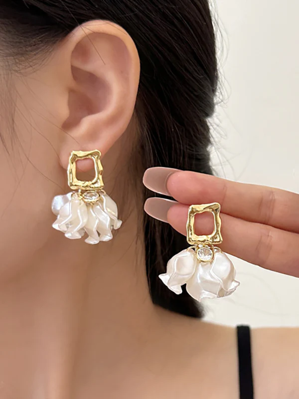 Geometric Leaves Shape Rhine Stones Drop Earrings - Image 4
